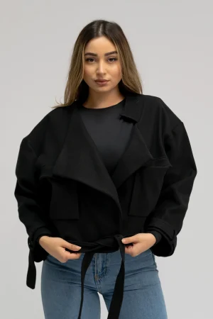 Veste courte en cachemire noir ceinturée